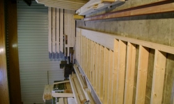 2 Der Holzrahmen Vor Der Verkleidung Mit OSB Platten
